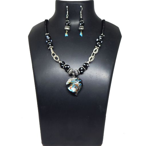 Glass Beads & glass Pendant Necklace